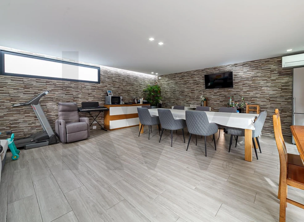 Moradia T4 para Venda em Milheiros de Poiares Foto 38