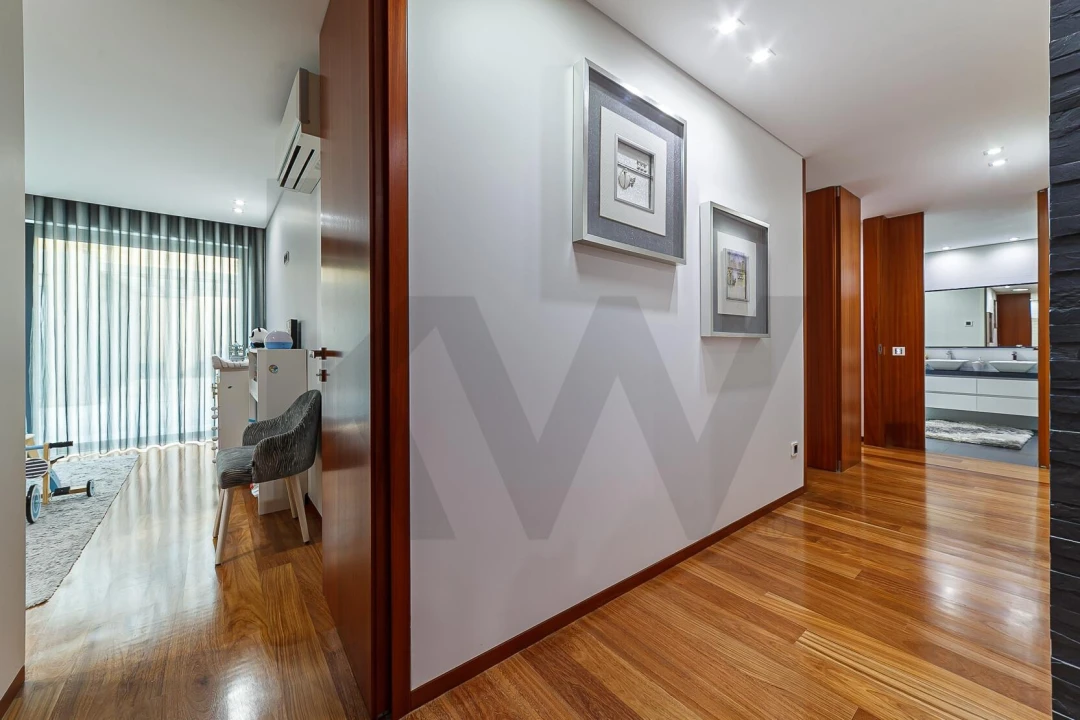 Moradia T4 para Venda em Milheiros de Poiares Foto 14