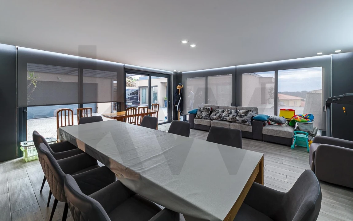 Moradia T4 para Venda em Milheiros de Poiares Foto 39