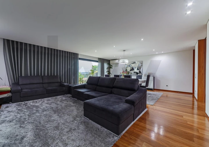 Moradia T4 para Venda em Milheiros de Poiares Foto 32