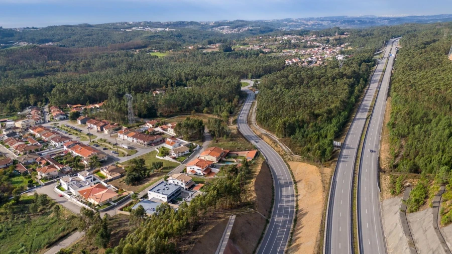 Moradia T4 para Venda em Milheiros de Poiares Foto 45