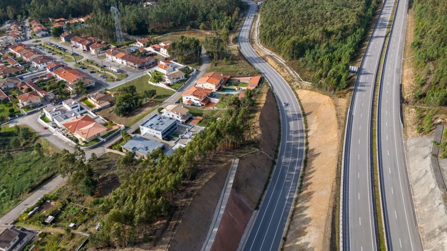 Moradia T4 para Venda em Milheiros de Poiares Foto 54