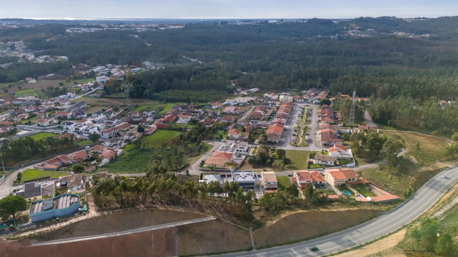 Moradia T4 para Venda em Milheiros de Poiares Foto 46