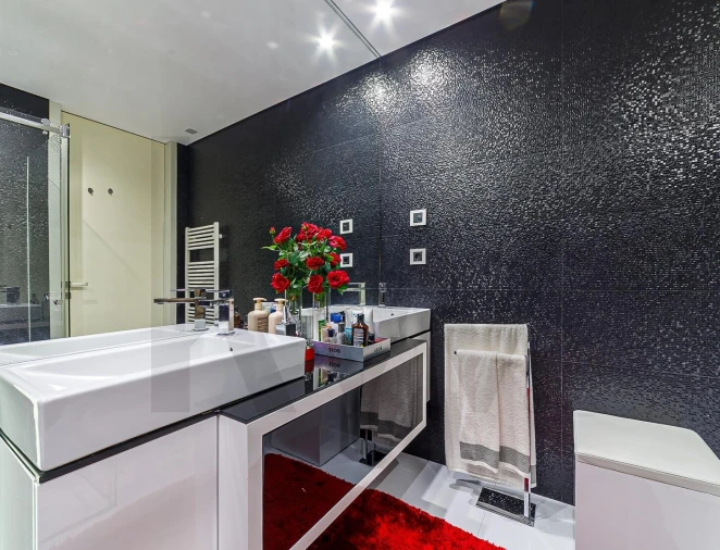 Moradia T4 para Venda em Milheiros de Poiares Foto 38