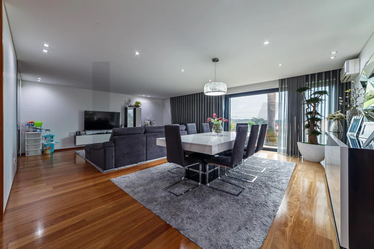 Moradia T4 para Venda em Milheiros de Poiares Foto 25