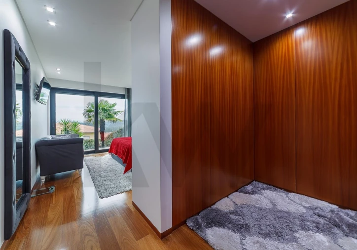 Moradia T4 para Venda em Milheiros de Poiares Foto 34