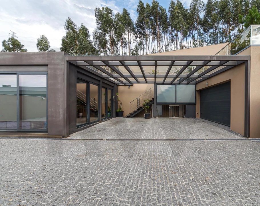 Moradia T4 para Venda em Milheiros de Poiares Foto 5