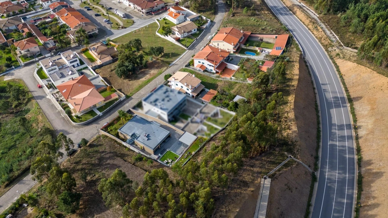 Moradia T4 para Venda em Milheiros de Poiares Foto 42