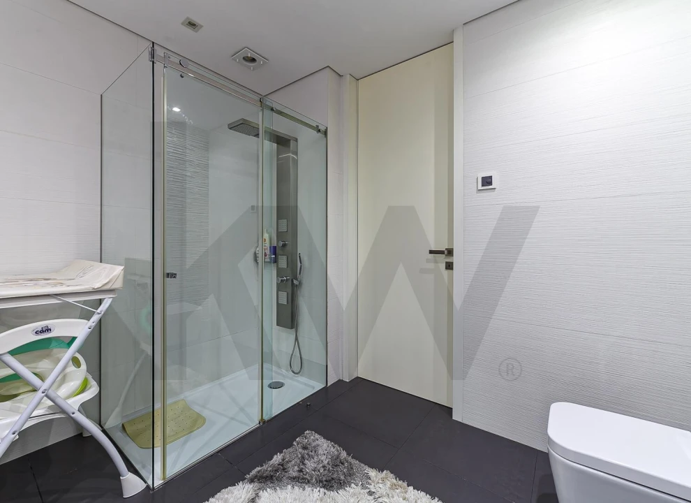 Moradia T4 para Venda em Milheiros de Poiares Foto 17