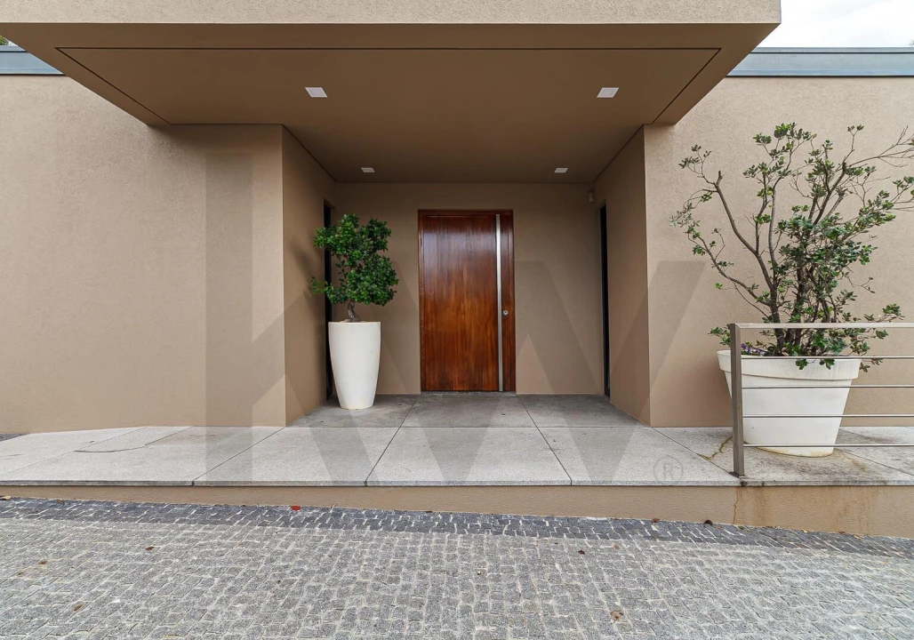 Moradia T4 para Venda em Milheiros de Poiares Foto 4