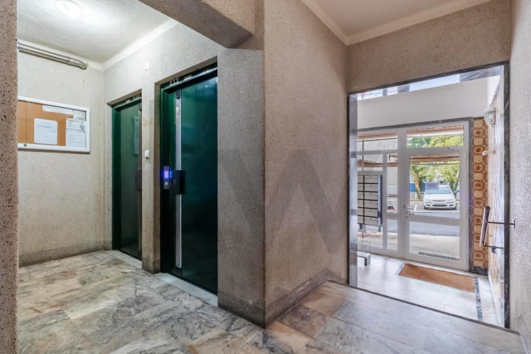 Apartamento T3 para Venda em Rio de Mouro Foto 34