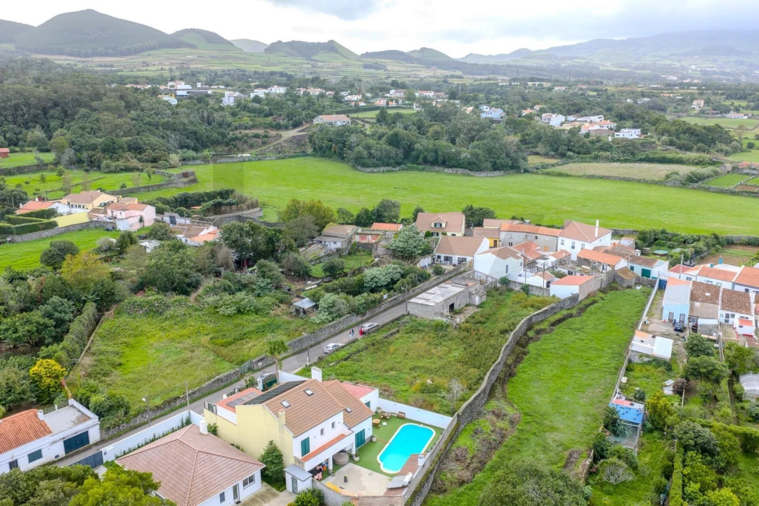 Moradia T2 para Venda em Fenais da Luz Foto 20