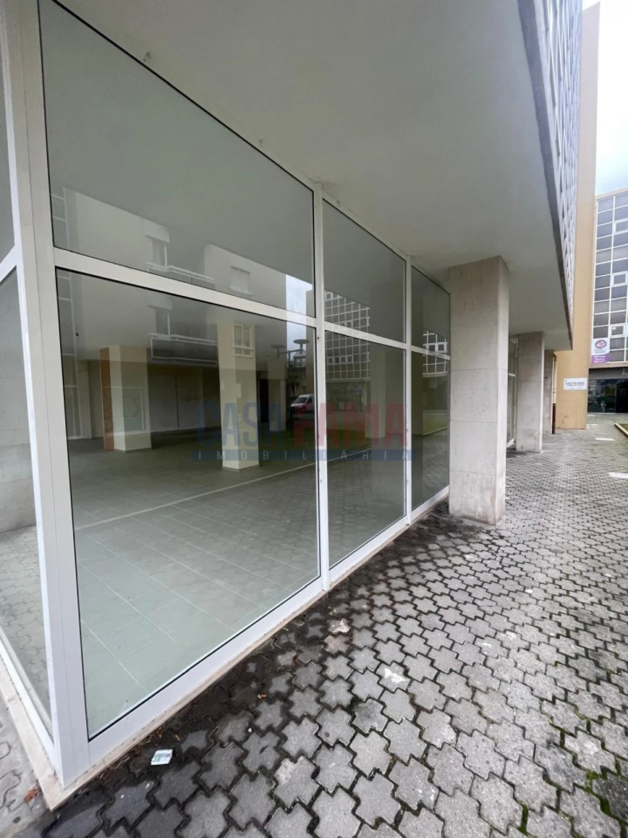 Loja para Arrendamento em Santo Tirso, Couto (Santa Cristina e São Miguel) e Burgães Foto 2