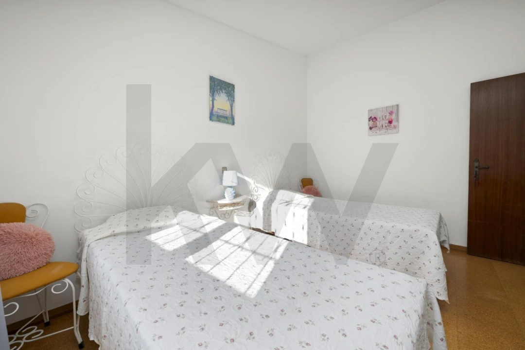 Moradia T2 para Venda em Lagos (São Sebastião e Santa Maria) Foto 31