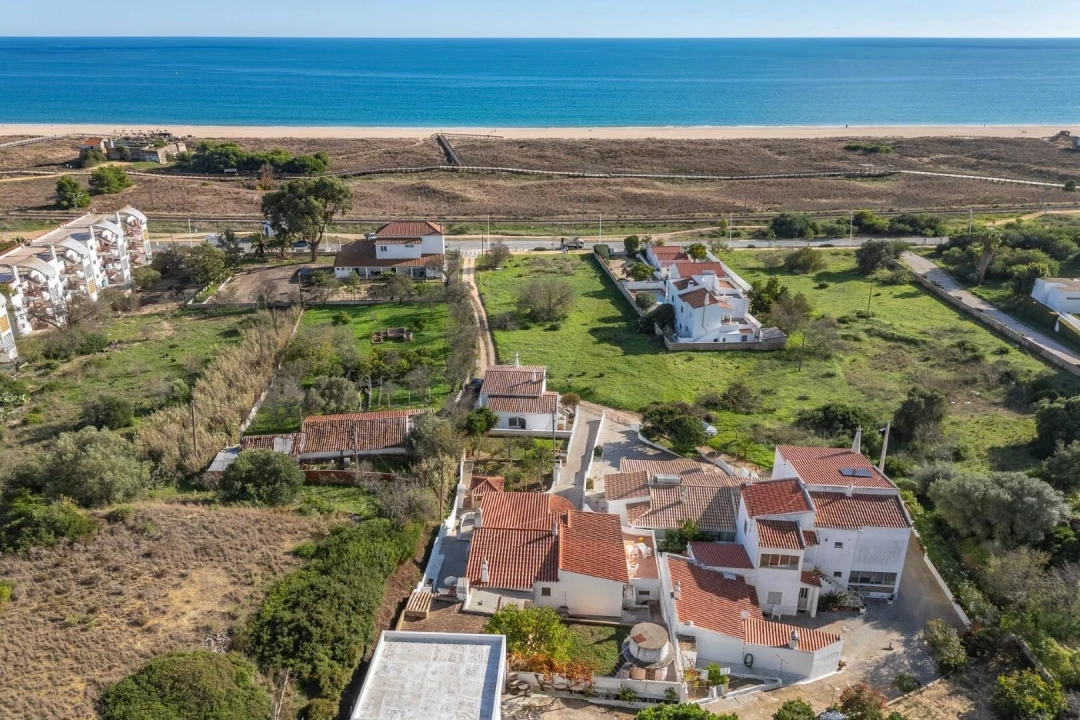 Moradia T2 para Venda em Lagos (São Sebastião e Santa Maria) Foto 1