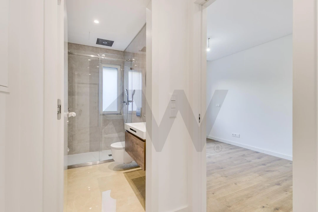 Moradia T5 para Venda em Almada, Cova da Piedade, Pragal e Cacilhas Foto 14