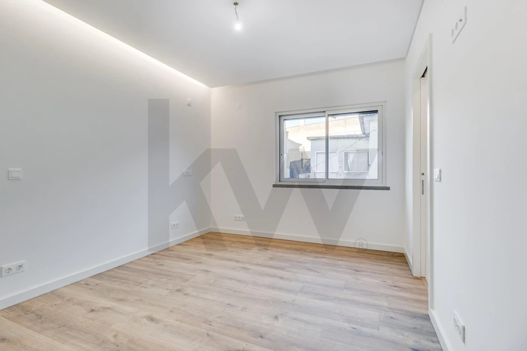 Moradia T5 para Venda em Almada, Cova da Piedade, Pragal e Cacilhas Foto 25