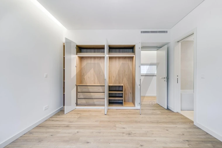 Moradia T5 para Venda em Almada, Cova da Piedade, Pragal e Cacilhas Foto 32