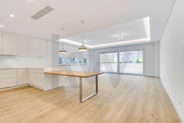 Moradia T5 para Venda em Almada, Cova da Piedade, Pragal e Cacilhas Foto 7