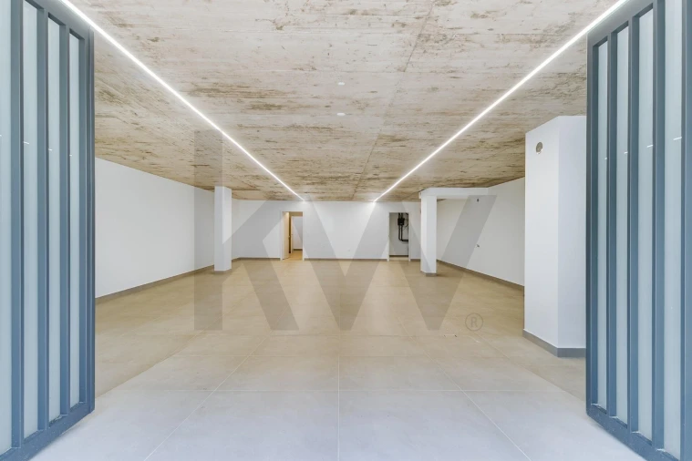 Moradia T5 para Venda em Almada, Cova da Piedade, Pragal e Cacilhas Foto 48