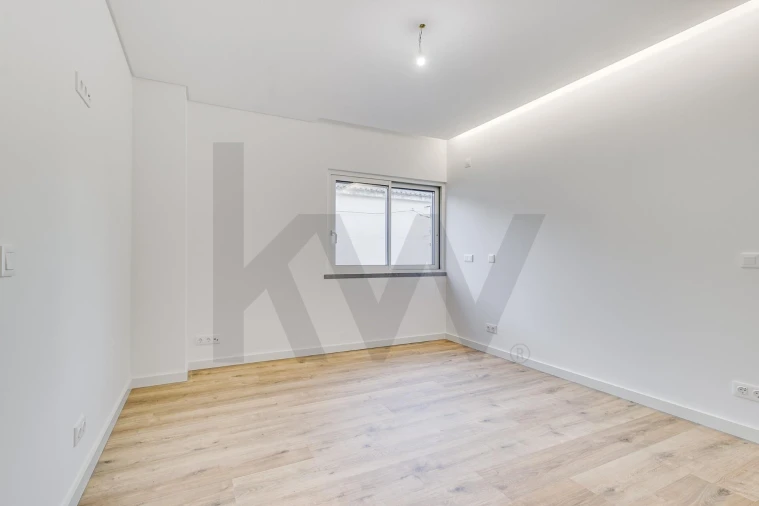 Moradia T5 para Venda em Almada, Cova da Piedade, Pragal e Cacilhas Foto 30