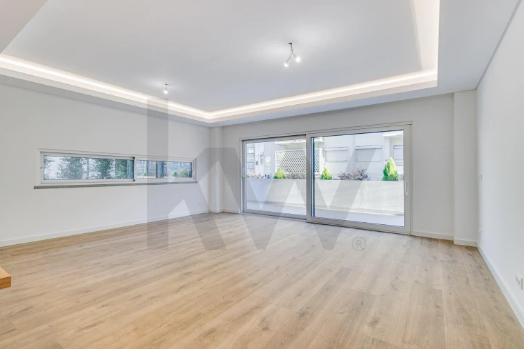 Moradia T5 para Venda em Almada, Cova da Piedade, Pragal e Cacilhas Foto 8