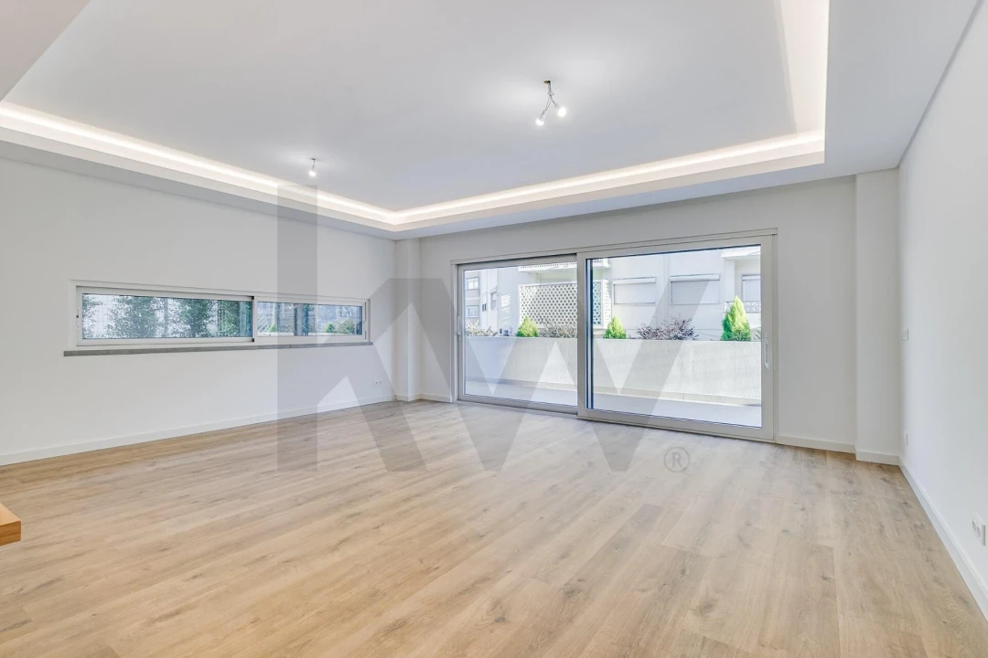 Moradia T5 para Venda em Almada, Cova da Piedade, Pragal e Cacilhas Foto 4