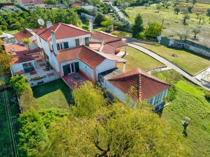 Moradia T4 para Venda em Marvila, Ribeira Santarém, São Salvador, São Nicolau Foto 4