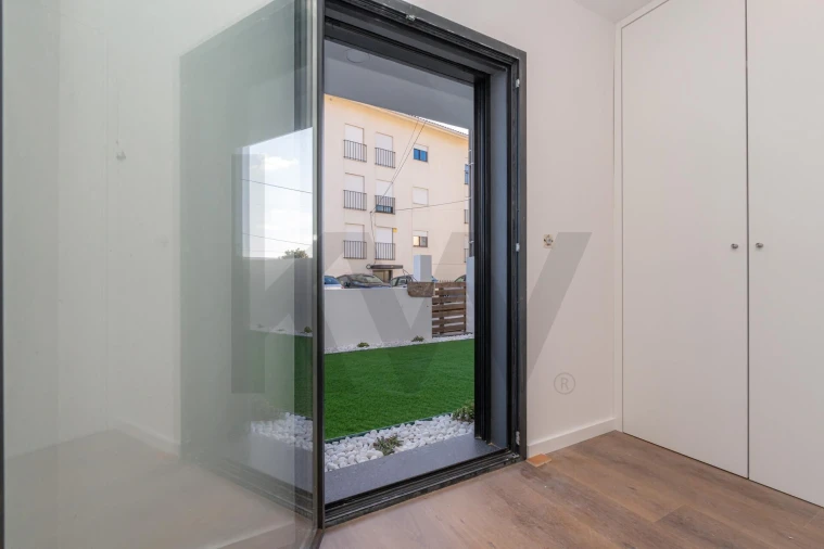 Apartamento T2 para Venda em Santo Antonio dos Olivais Foto 15