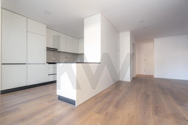 Apartamento T2 para Venda em Santo Antonio dos Olivais Foto 2