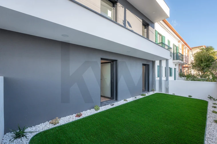 Apartamento T2 para Venda em Santo Antonio dos Olivais Foto 24