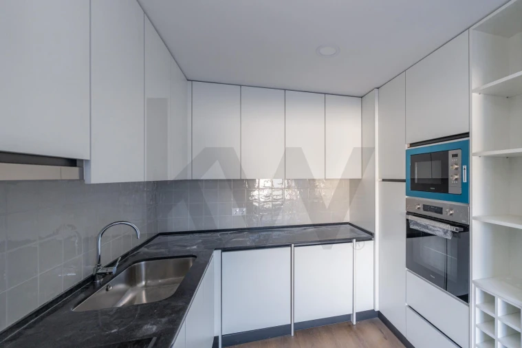 Apartamento T2 para Venda em Santo Antonio dos Olivais Foto 10