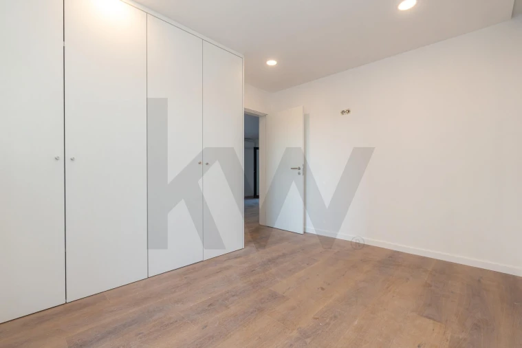 Apartamento T2 para Venda em Santo Antonio dos Olivais Foto 16