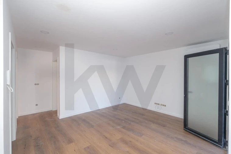 Apartamento T2 para Venda em Santo Antonio dos Olivais Foto 23