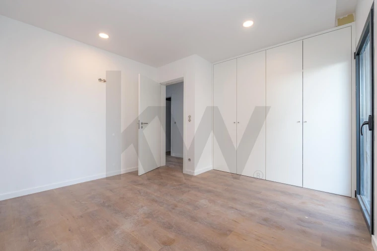 Apartamento T2 para Venda em Santo Antonio dos Olivais Foto 19