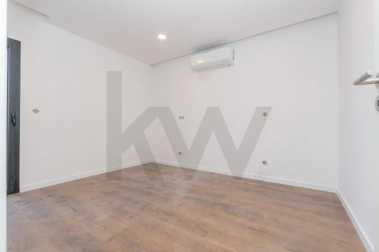 Apartamento T2 para Venda em Santo Antonio dos Olivais Foto 22