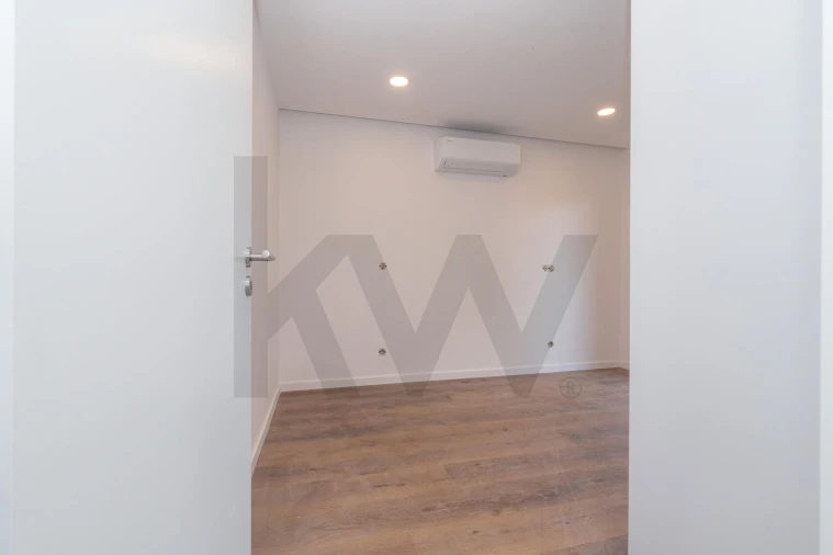 Apartamento T2 para Venda em Santo Antonio dos Olivais Foto 20