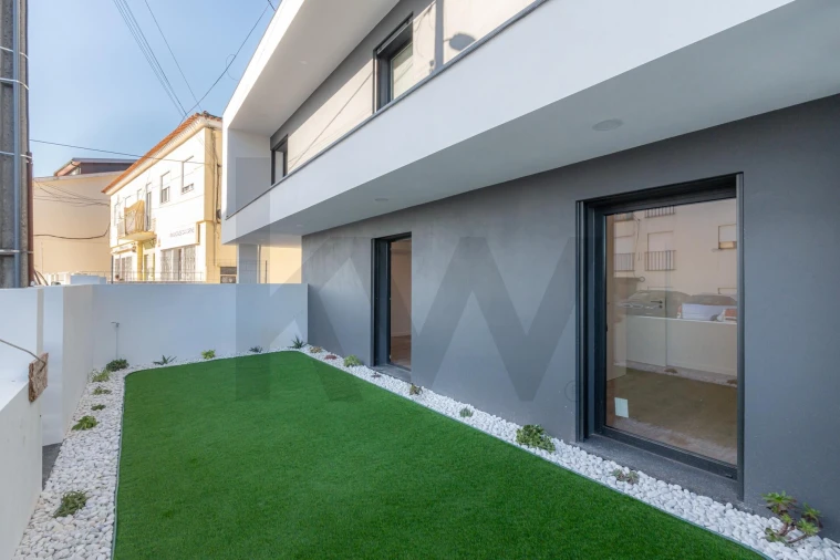 Apartamento T2 para Venda em Santo Antonio dos Olivais Foto 17