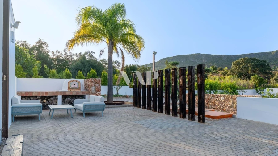 Moradia T5 para Arrendamento em Salir Foto 40