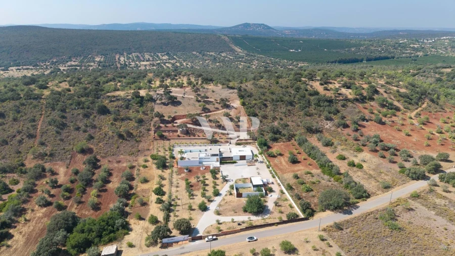 Moradia T5 para Arrendamento em Salir Foto 49