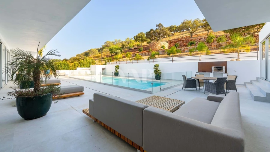 Moradia T5 para Arrendamento em Salir Foto 30