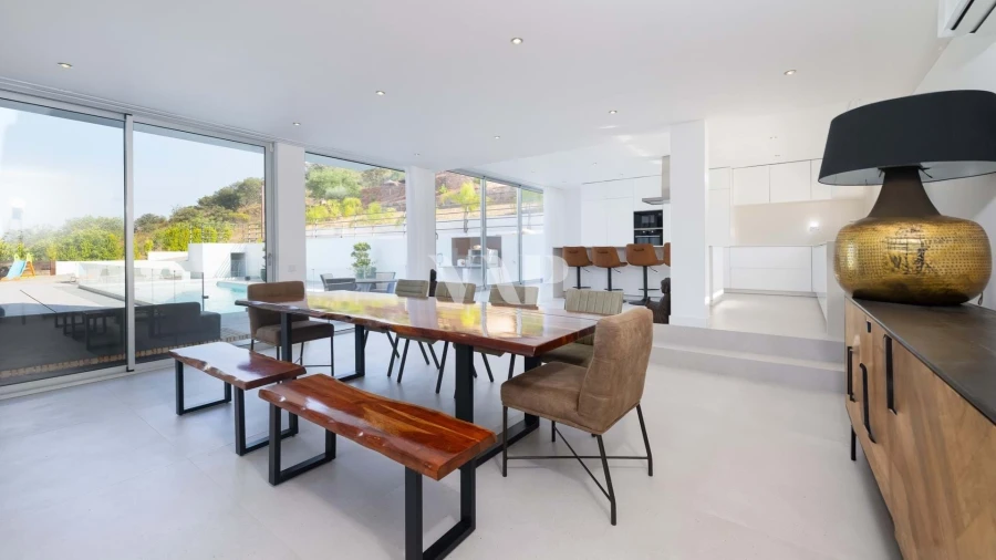 Moradia T5 para Arrendamento em Salir Foto 8