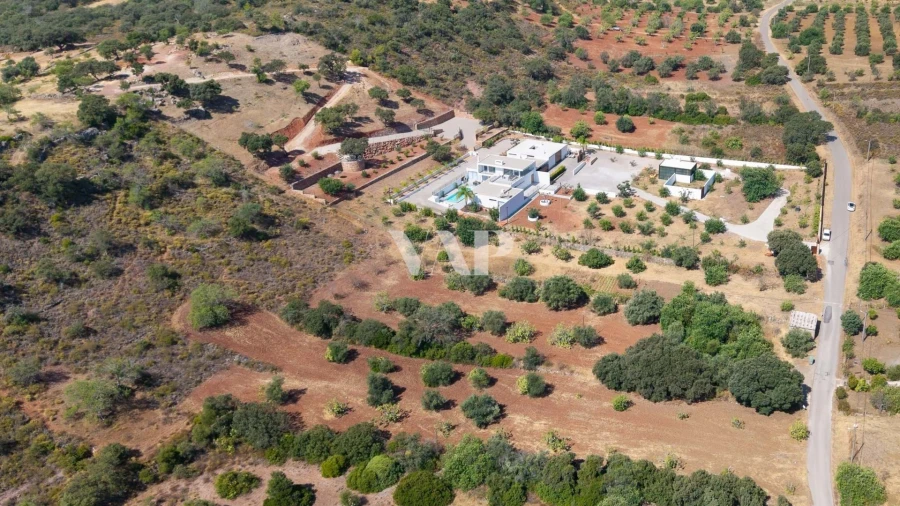 Moradia T5 para Arrendamento em Salir Foto 47