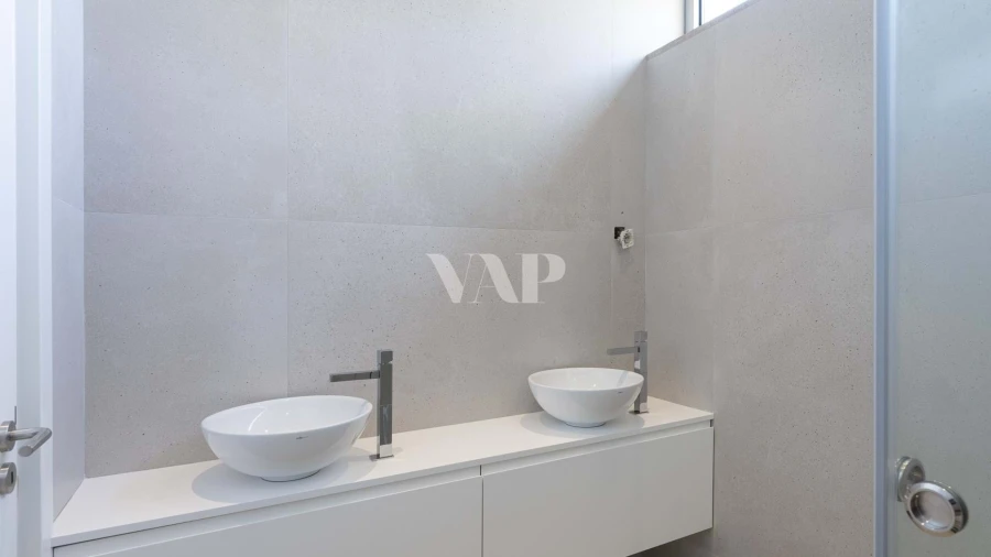 Moradia T5 para Arrendamento em Salir Foto 20