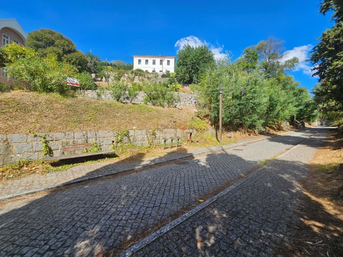Terreno para Venda em Monchique Foto 2