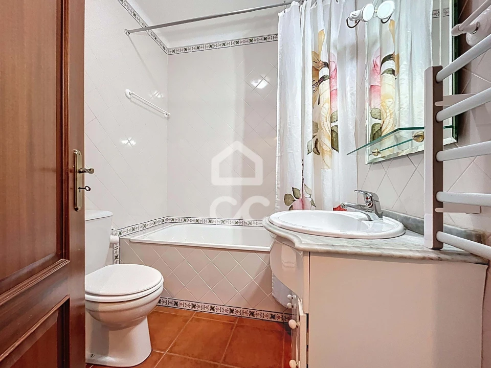 Moradia T3 para Venda em Santa Maria, São Pedro e Sobral da Lagoa Foto 15