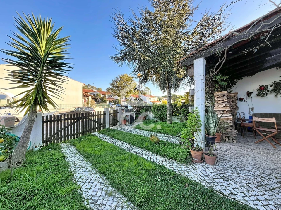 Moradia T3 para Venda em Santa Maria, São Pedro e Sobral da Lagoa Foto 4