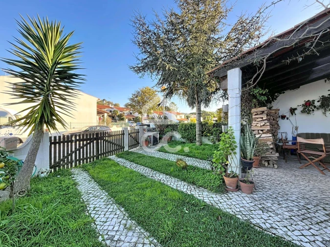 Moradia T3 para Venda em Santa Maria, São Pedro e Sobral da Lagoa Foto 4