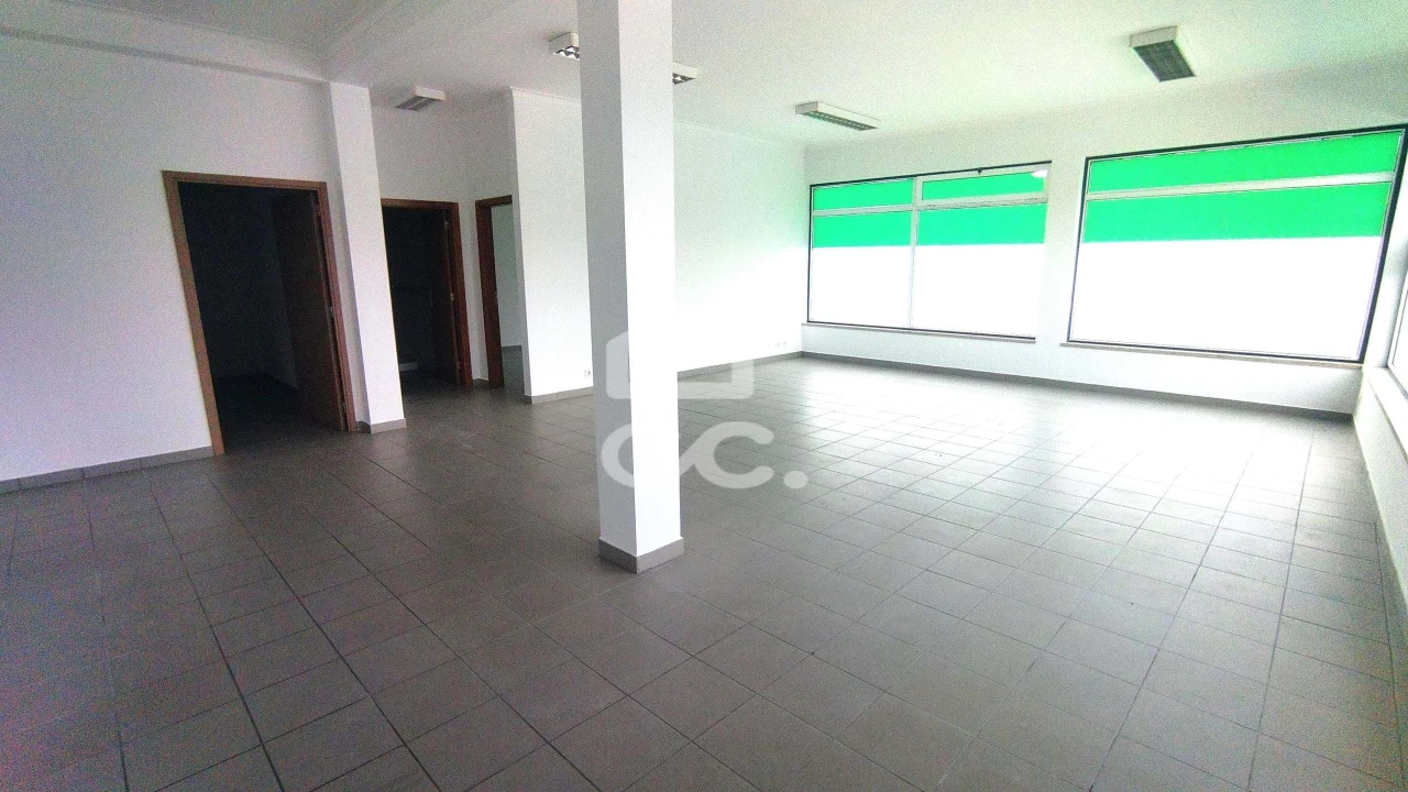 Negócio para Arrendamento em Marinha Grande Foto 1