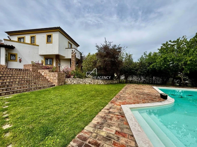 Moradia T8 para Venda em Loures Foto 3